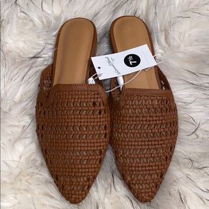 NWT Universal Thread woven slides size 7.5